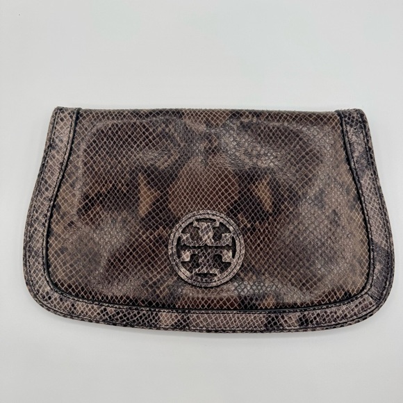 Tory Burch Amanda Snake Print Crossbody or Clutch Bag with Removable Gold Chain - Picture 1 of 16